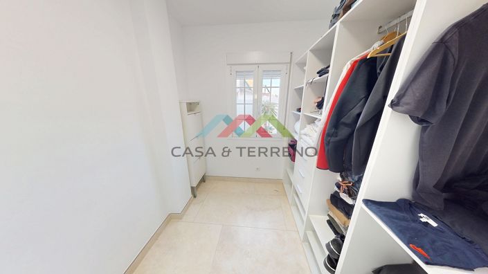 Image No.28-4 Bed Villa for sale