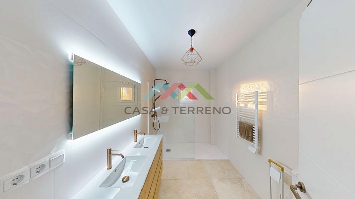 Image No.29-4 Bed Villa for sale