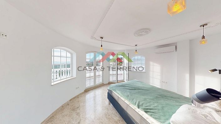 Image No.32-4 Bed Villa for sale