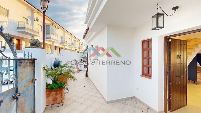 Image No.37-4 Bed Villa for sale