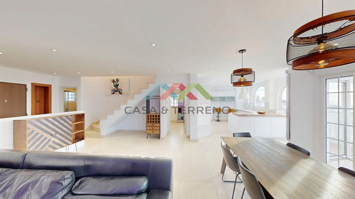Image No.10-4 Bed Villa for sale