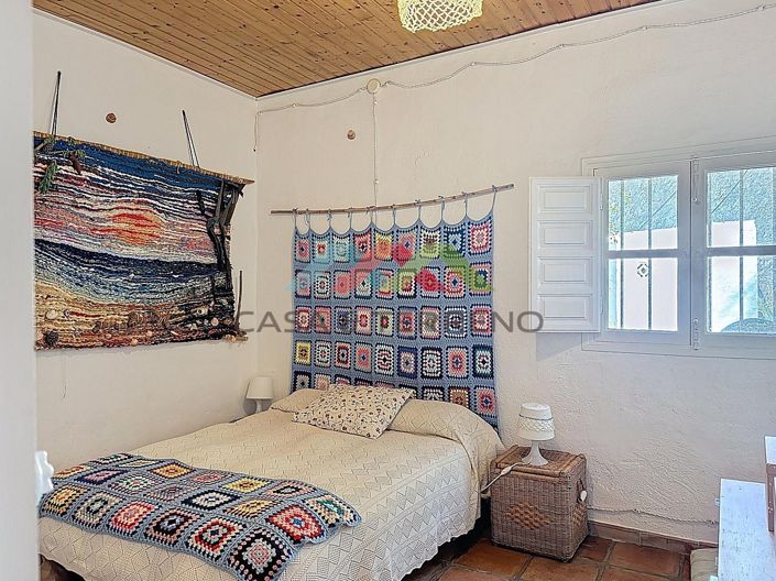 Image No.22-4 Bed Country House for sale