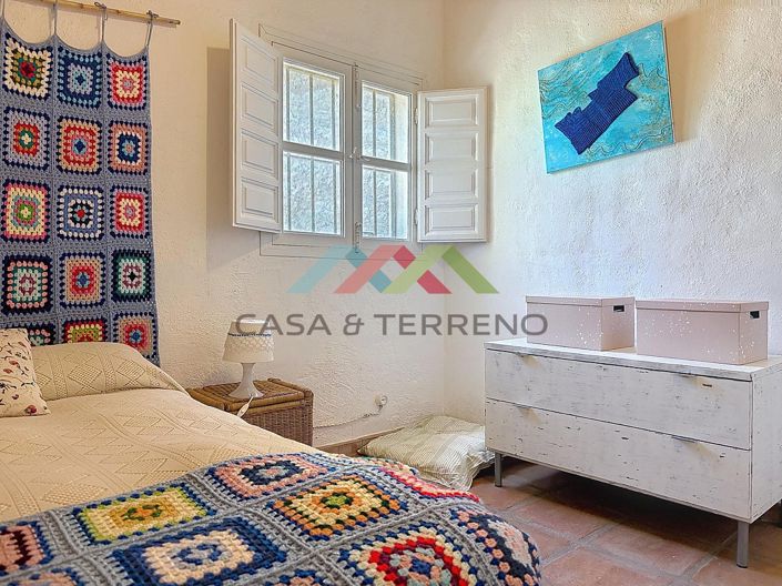 Image No.23-4 Bed Country House for sale