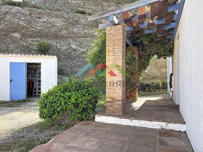 Image No.41-4 Bed Country House for sale