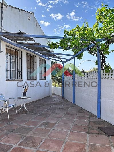 Image No.42-4 Bed Country House for sale