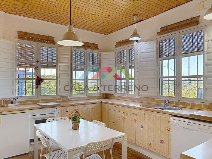Image No.7-4 Bed Country House for sale