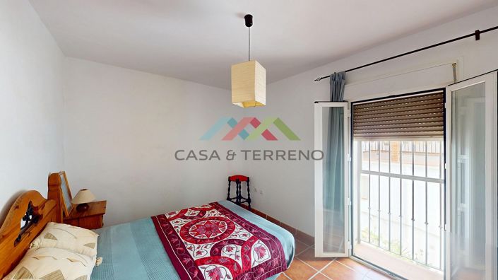 Image No.14-3 Bed Townhouse for sale