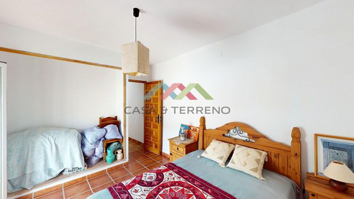 Image No.15-3 Bed Townhouse for sale