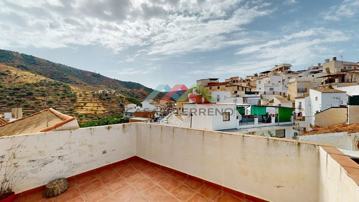 Image No.17-3 Bed Townhouse for sale