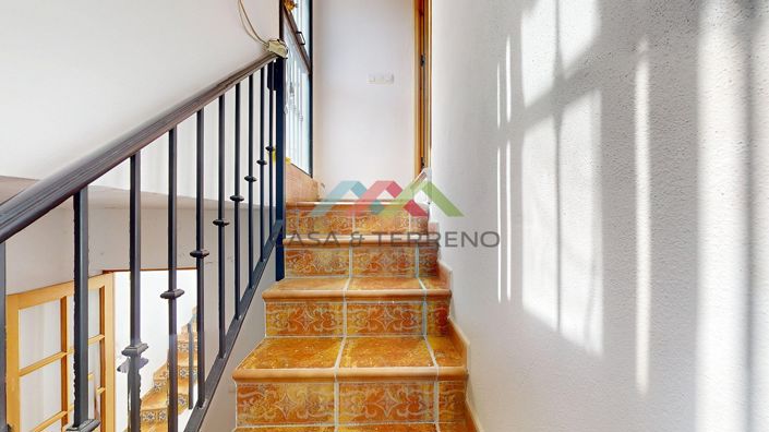 Image No.18-3 Bed Townhouse for sale