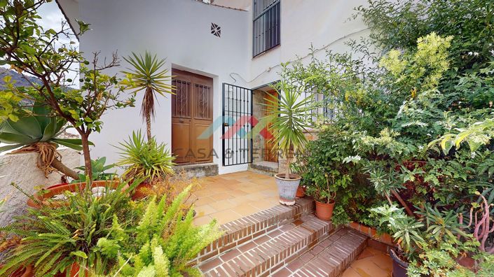 Image No.2-3 Bed Townhouse for sale
