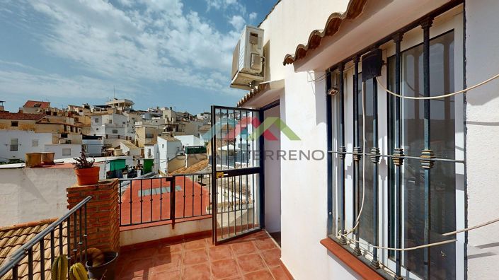 Image No.22-3 Bed Townhouse for sale