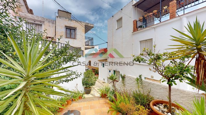 Image No.23-3 Bed Townhouse for sale
