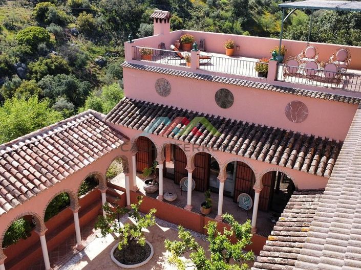 Image No.3-Villa de 5 chambres à vendre à Comares