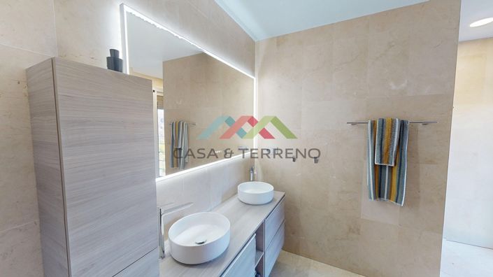 Image No.48-4 Bed Villa for sale