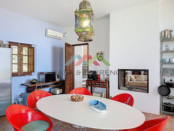Image No.13-8 Bed Villa for sale