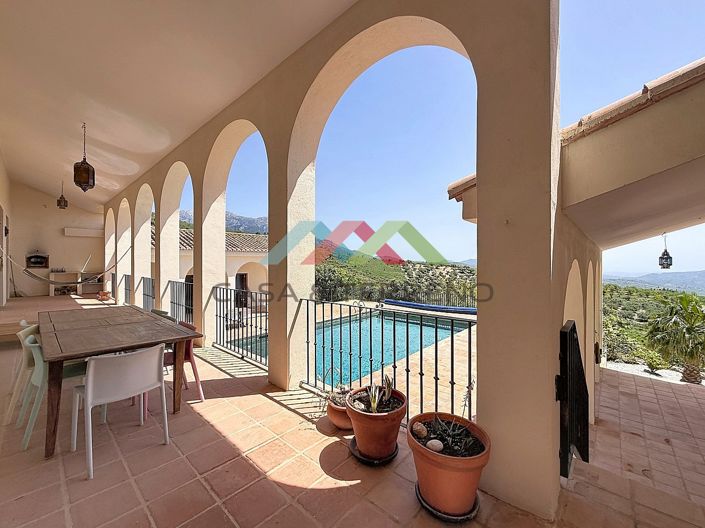 Image No.18-8 Bed Villa for sale