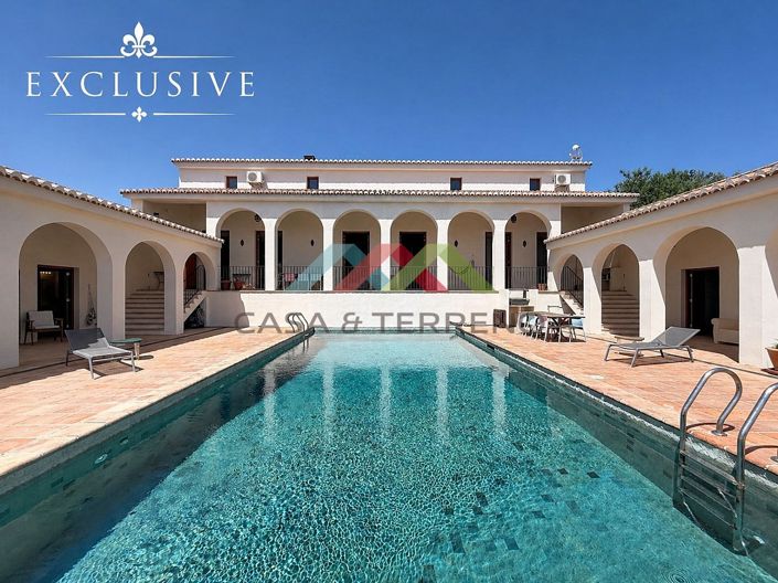Image No.2-8 Bed Villa for sale