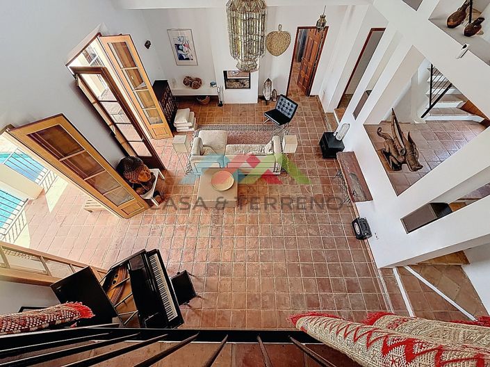 Image No.28-8 Bed Villa for sale