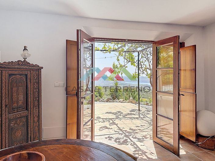 Image No.32-8 Bed Villa for sale