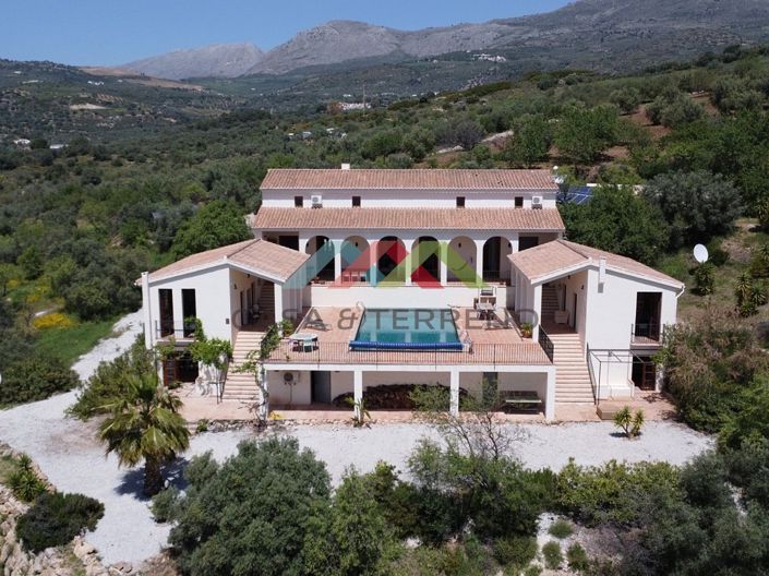 Image No.44-8 Bed Villa for sale