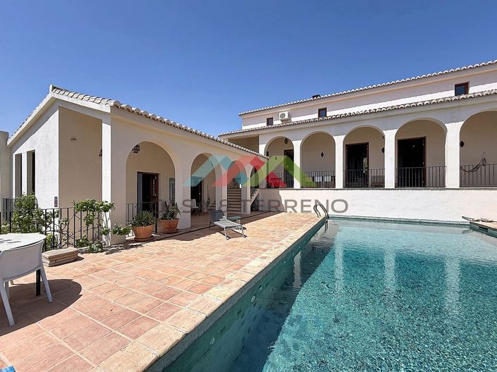 Image No.5-8 Bed Villa for sale