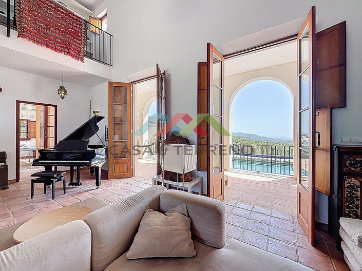 Image No.7-8 Bed Villa for sale