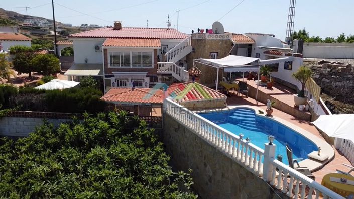Image No.2-Villa de 2 chambres à vendre à Torrox