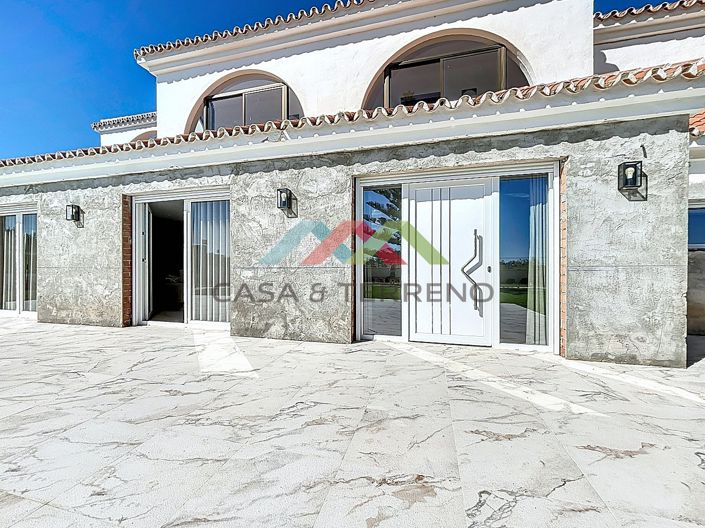 Image No.3-Villa de 5 chambres à vendre à Almayate
