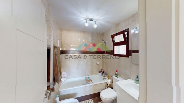 Image No.13-3 Bed Townhouse for sale