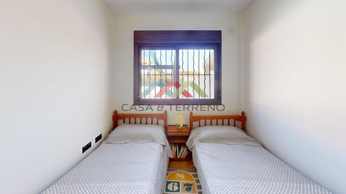 Image No.17-3 Bed Townhouse for sale