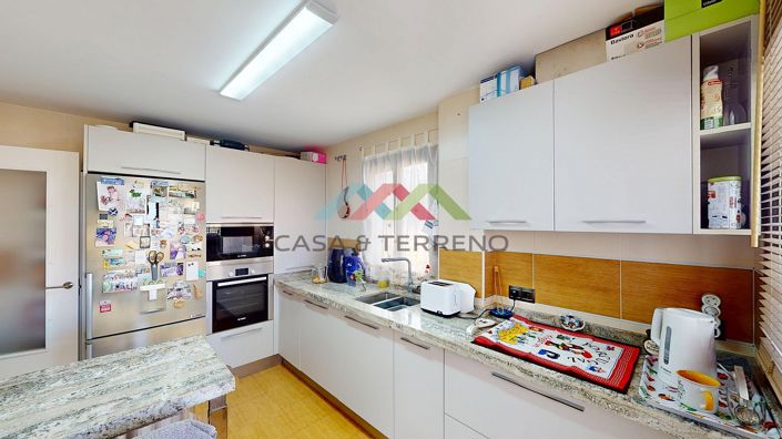 Image No.21-3 Bed Townhouse for sale