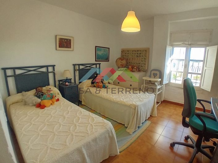 Image No.14-5 Bed Country House for sale