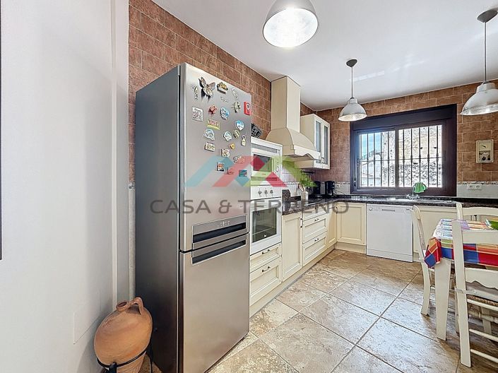 Image No.10-3 Bed Townhouse for sale