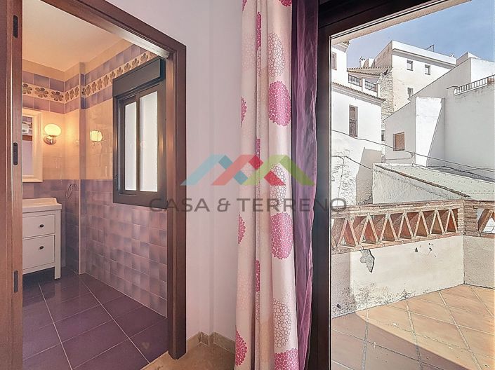 Image No.22-3 Bed Townhouse for sale