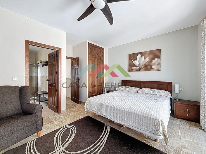 Image No.27-3 Bed Townhouse for sale