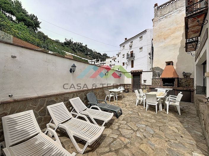 Image No.34-3 Bed Townhouse for sale