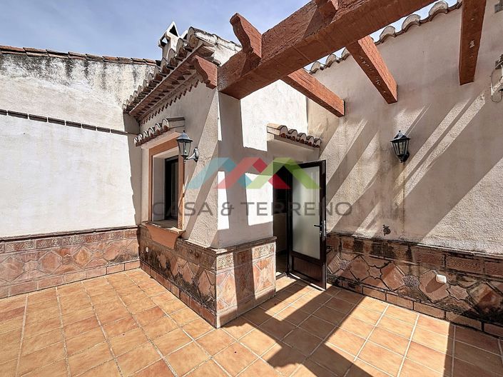 Image No.35-3 Bed Townhouse for sale