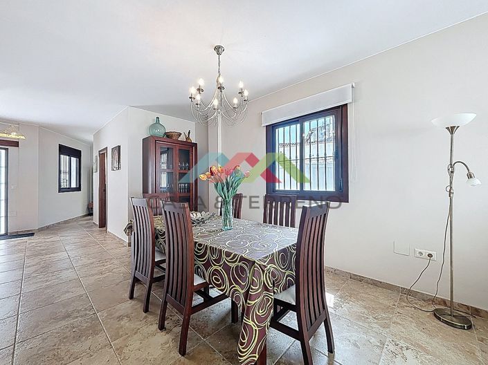 Image No.6-3 Bed Townhouse for sale