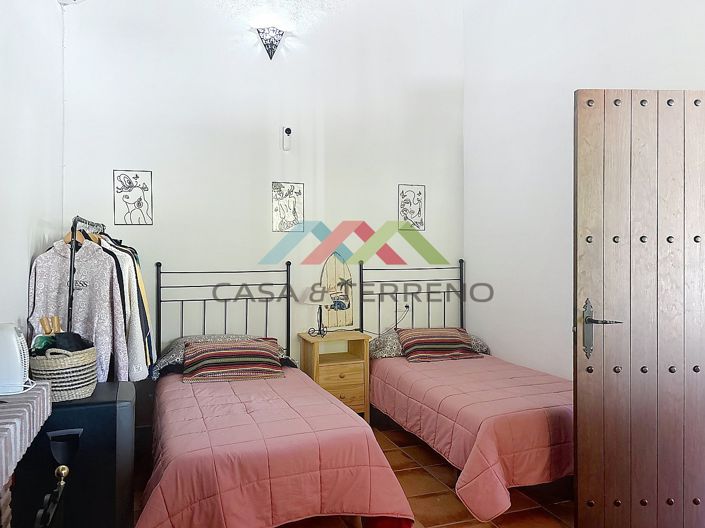 Image No.14-1 Bed Country House for sale