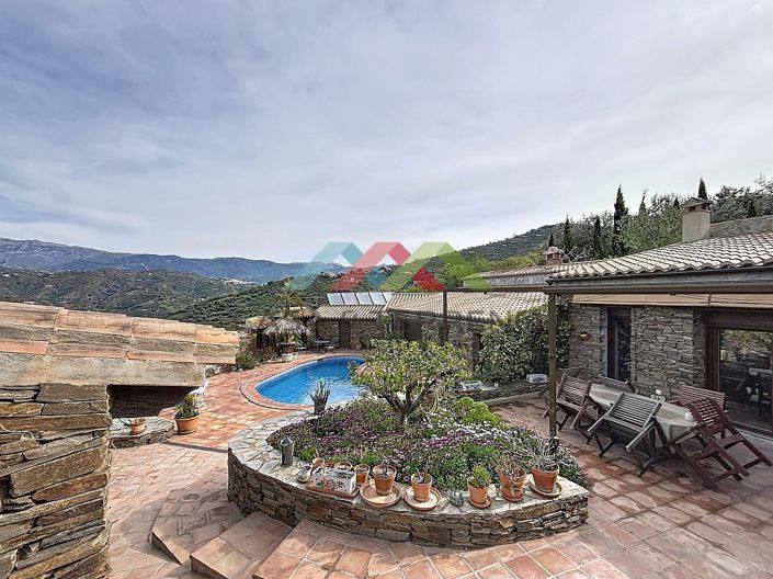 Image No.3-6 Bed Villa for sale