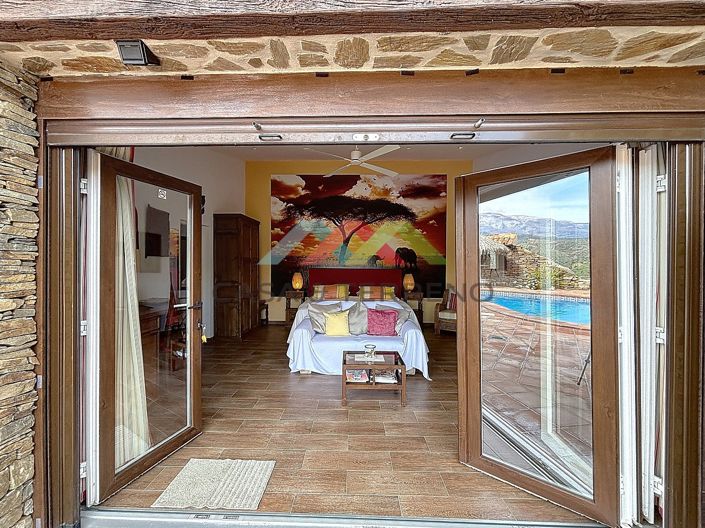 Image No.50-6 Bed Villa for sale