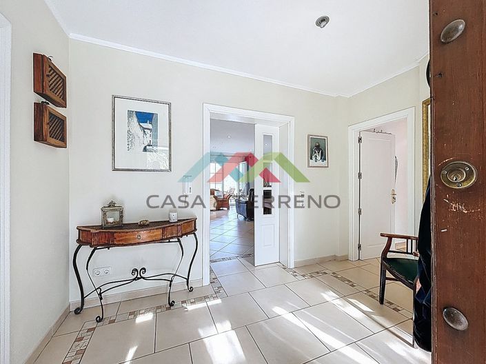 Image No.9-6 Bed Villa for sale