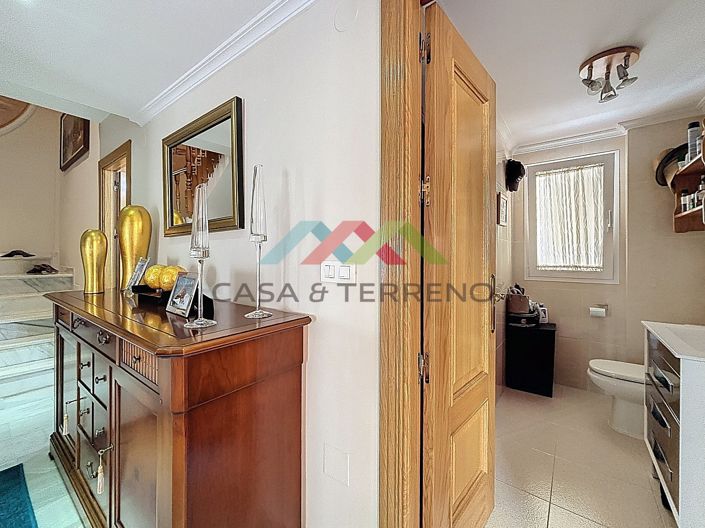 Image No.8-4 Bed Villa for sale