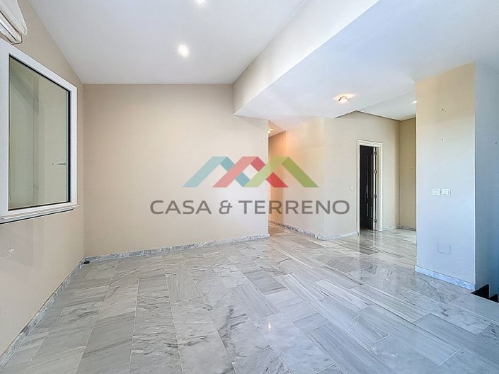 Image No.26-3 Bed Villa for sale