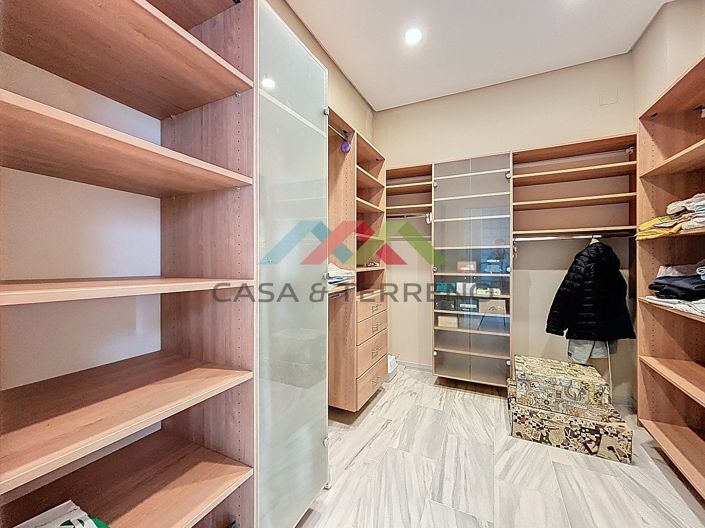 Image No.29-3 Bed Villa for sale