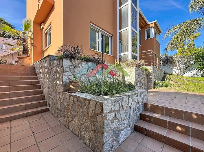 Image No.3-3 Bed Villa for sale