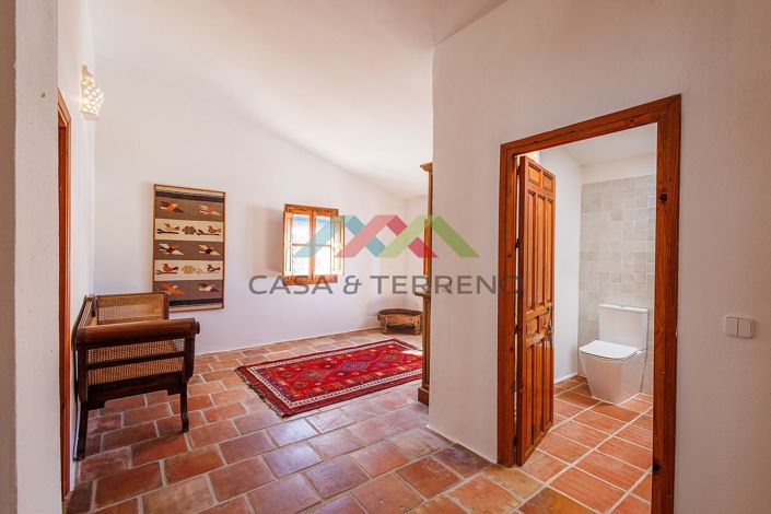 Image No.17-3 Bed Townhouse for sale