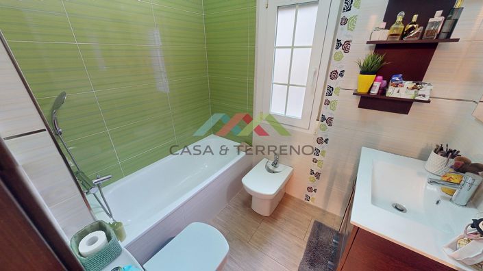 Image No.18-3 Bed Apartment for sale