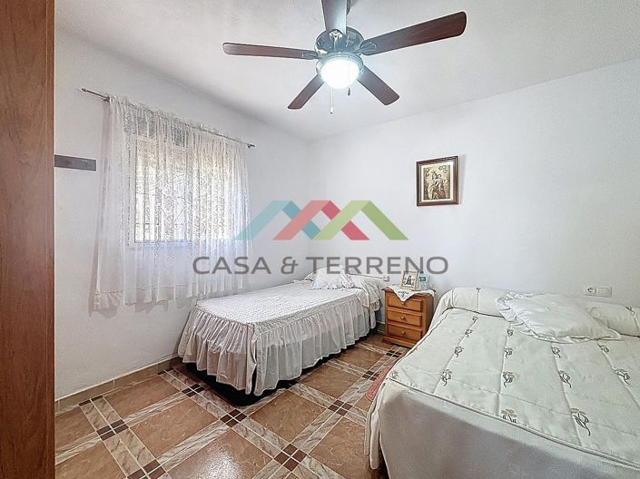 Image No.16-3 Bed Land for sale